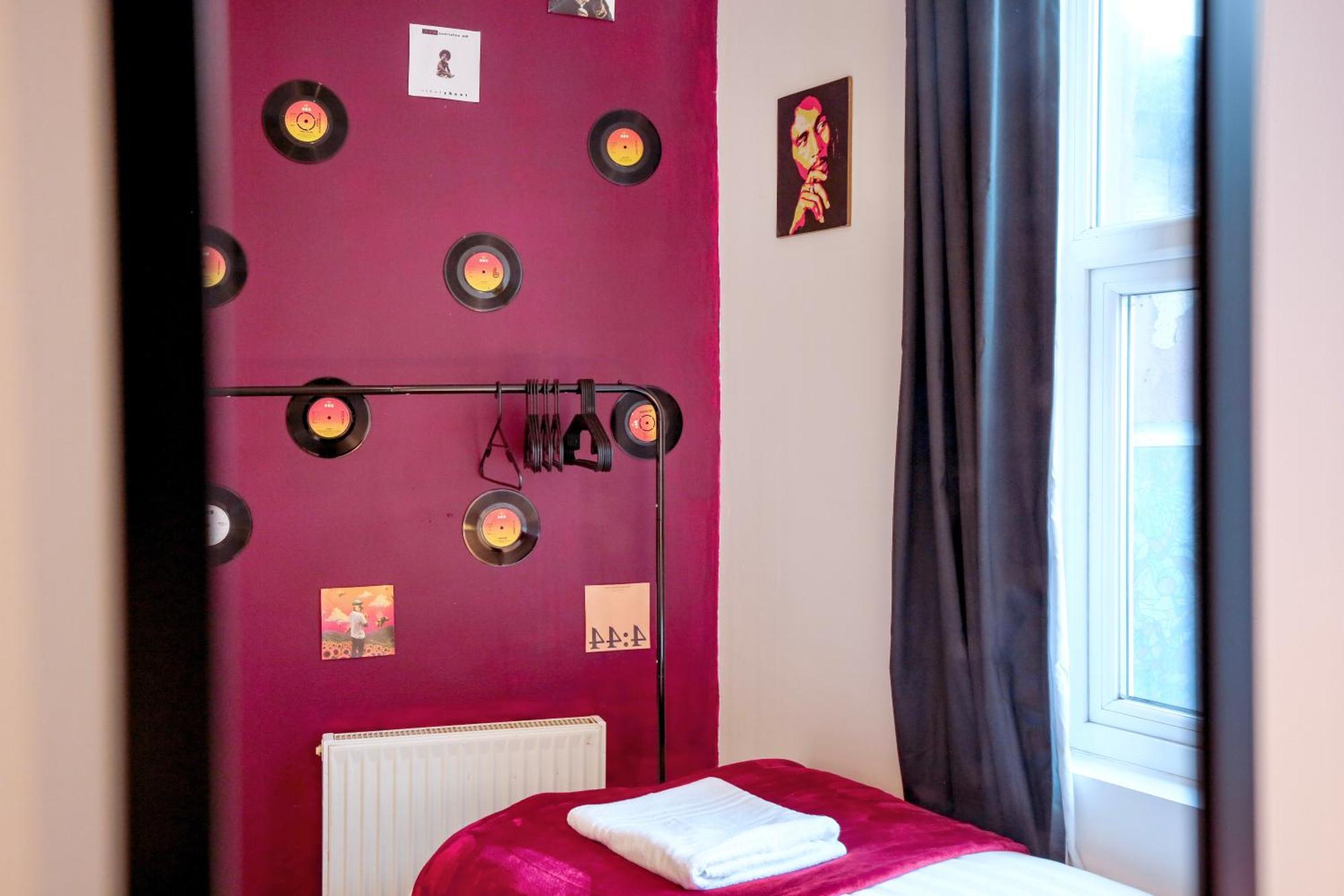 Three Bedroom House By Peacegrove Homes Short Lets & Serviced Accommodation Brighton With Free Wifi & Pet Friendly Экстерьер фото