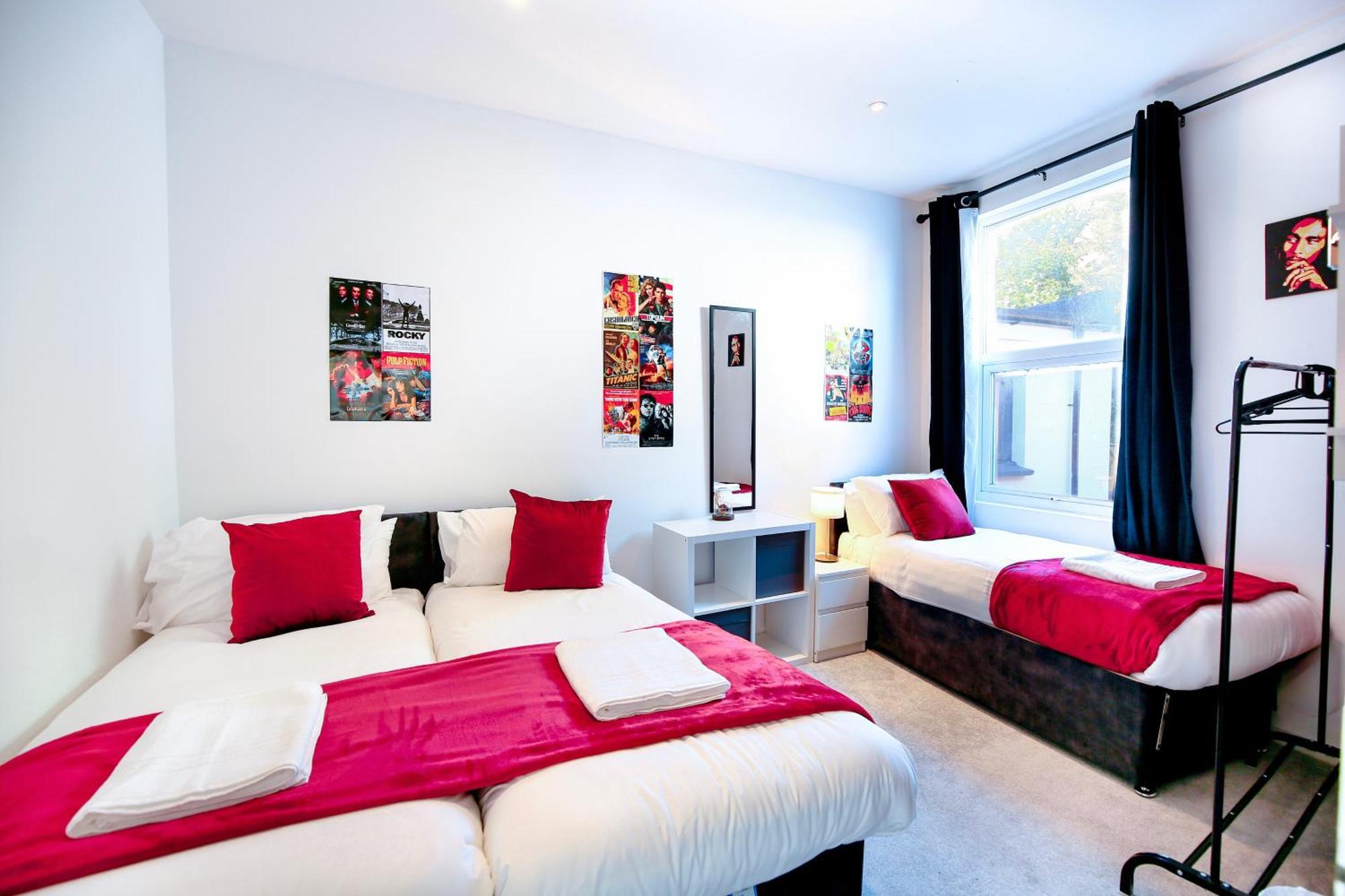 Three Bedroom House By Peacegrove Homes Short Lets & Serviced Accommodation Brighton With Free Wifi & Pet Friendly Экстерьер фото
