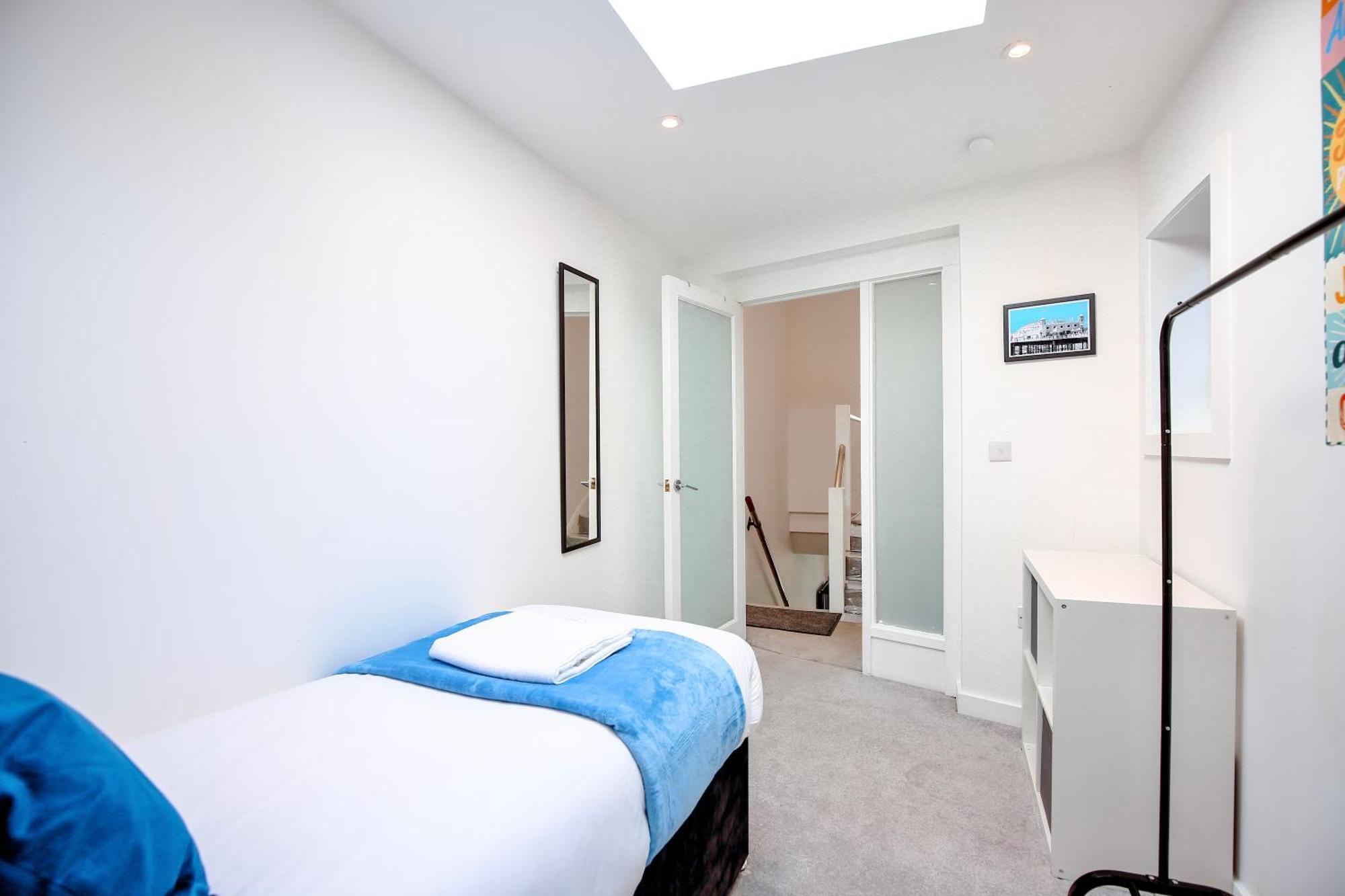 Three Bedroom House By Peacegrove Homes Short Lets & Serviced Accommodation Brighton With Free Wifi & Pet Friendly Экстерьер фото
