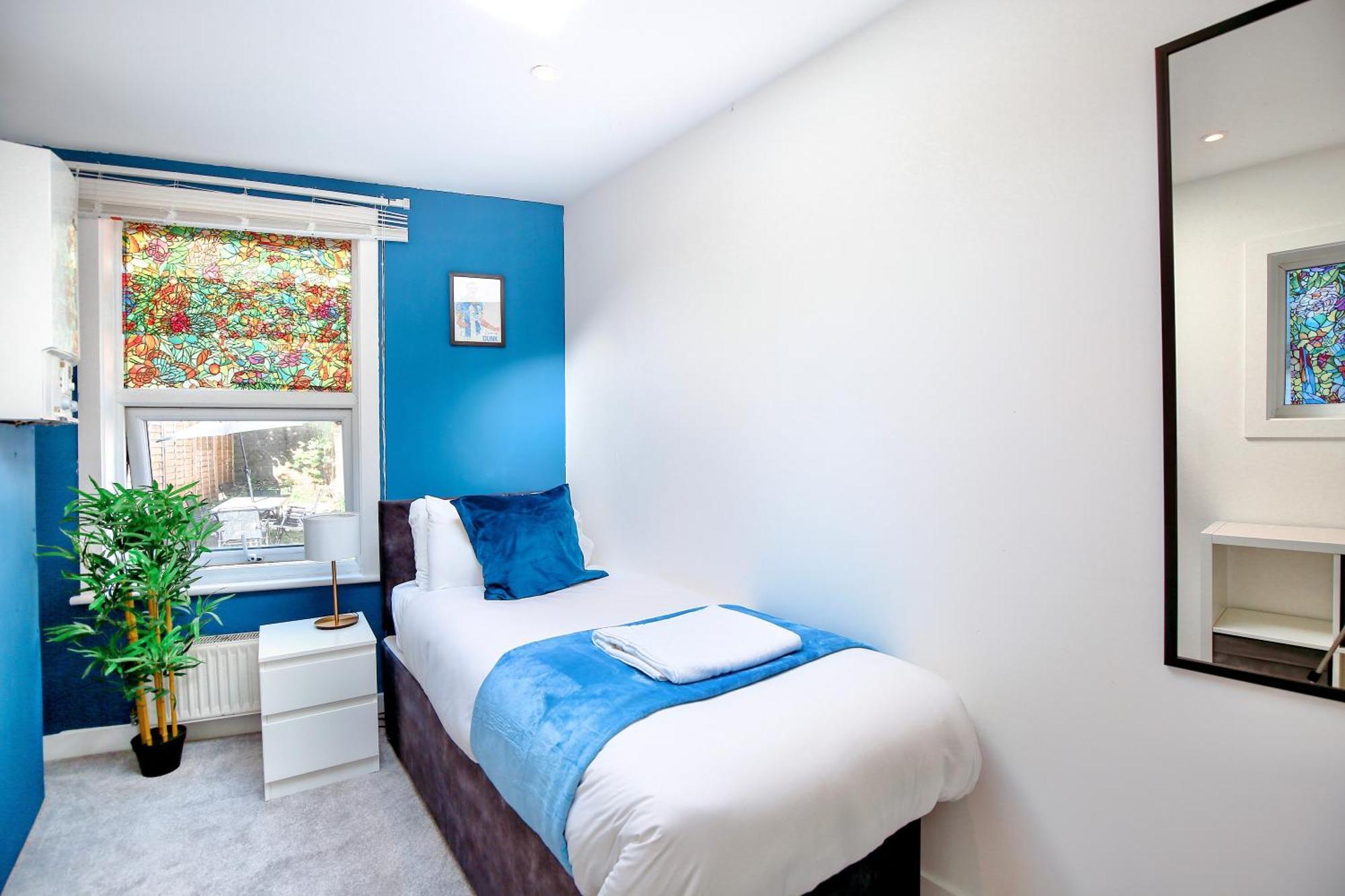 Three Bedroom House By Peacegrove Homes Short Lets & Serviced Accommodation Brighton With Free Wifi & Pet Friendly Экстерьер фото